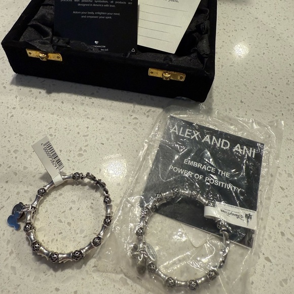 Disney Parks X Alex and Ani bracelet Silver  Mickey Filigree Wrap RS NEW RETIRED - Picture 10 of 16